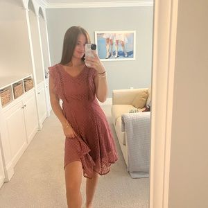 FLOWY EMBROIDERED PINK DRESS